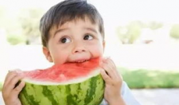 吃瓜爆料吃坏肚子图片,美食诱惑下的“肚子”危机